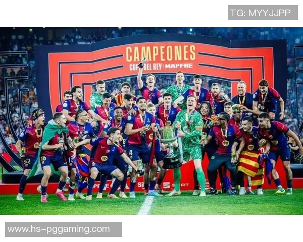 皮克：巴萨战术冒险但也带来精彩竞赛，他们是一切冠军有力抢夺者